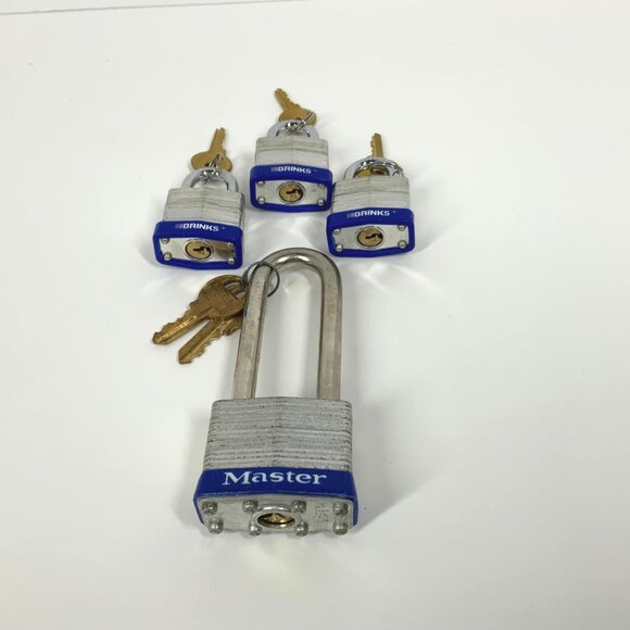 Lot of 4 Vintage Padlocks Master & Brinks Cut Resistant Long & Short Brass Keys - Picture 5 of 5